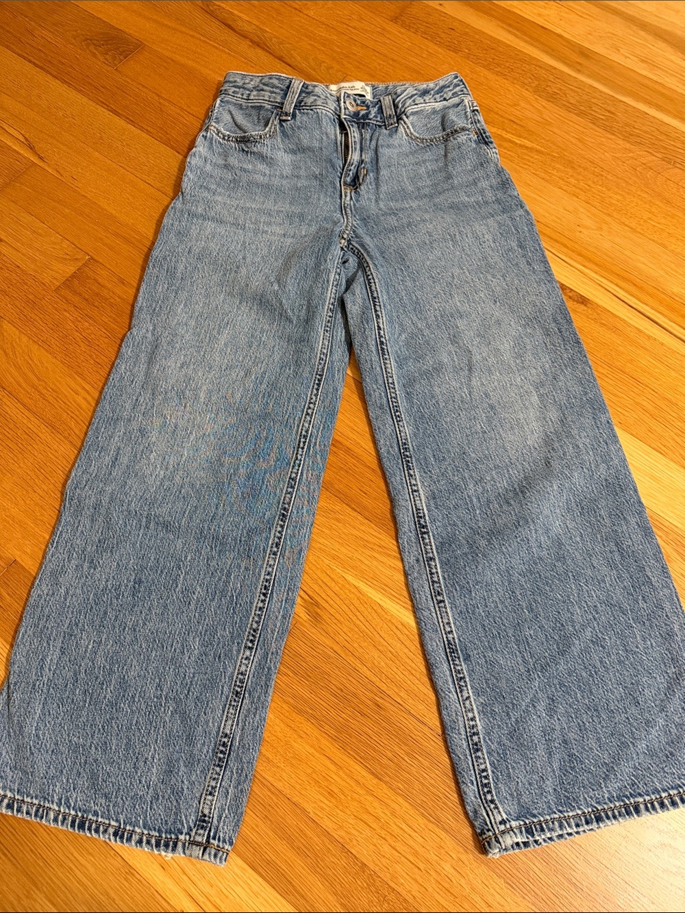 Abercrombie Kids High Rise Ultra Wide Leg Jeans. Size 11/12 regular.